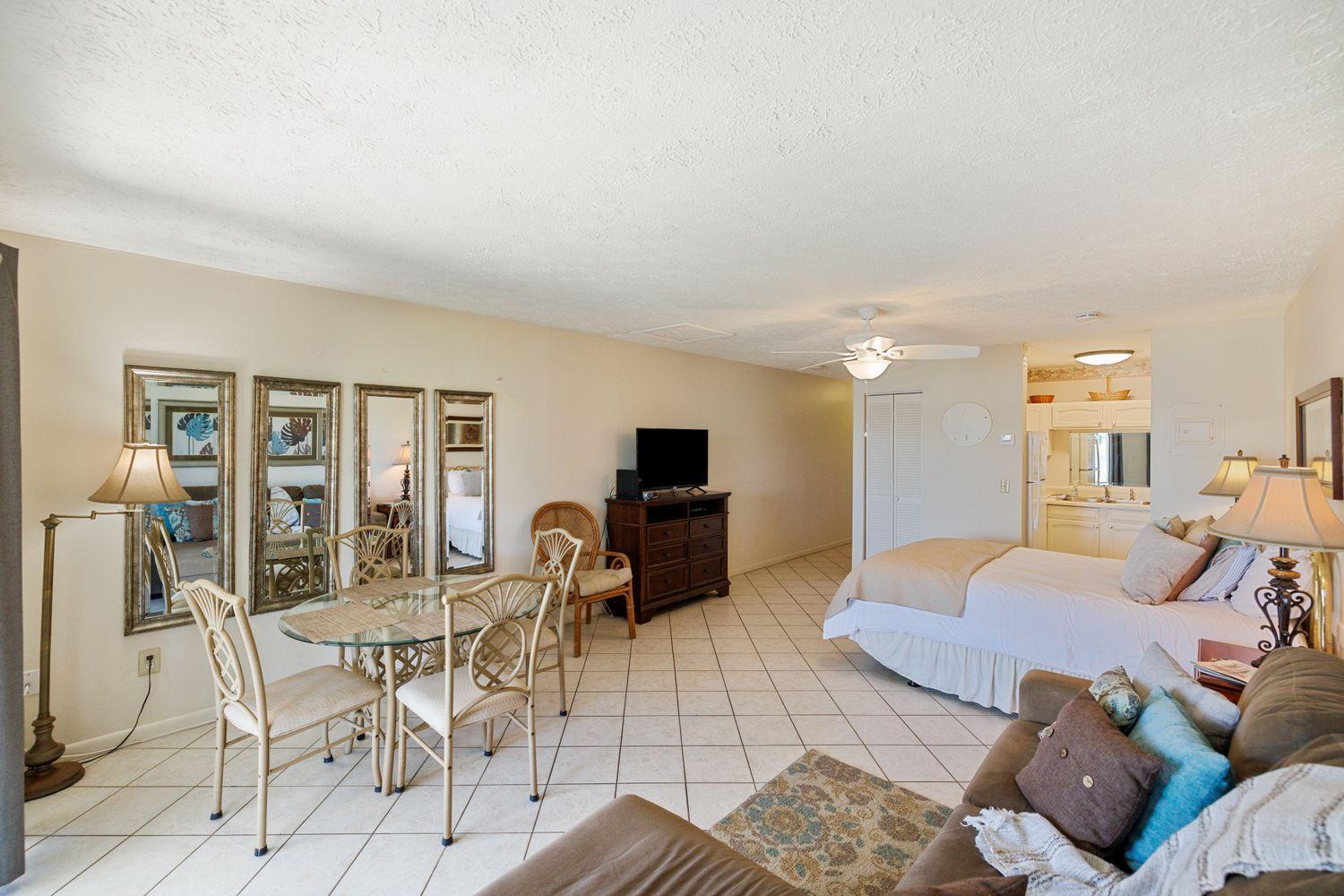 - Lullwater 299 Bottom Floor No Elevator!